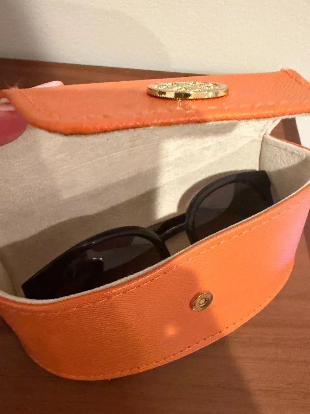 Tory Burch Panama TY7062 sunglasses in black and cream with signature case